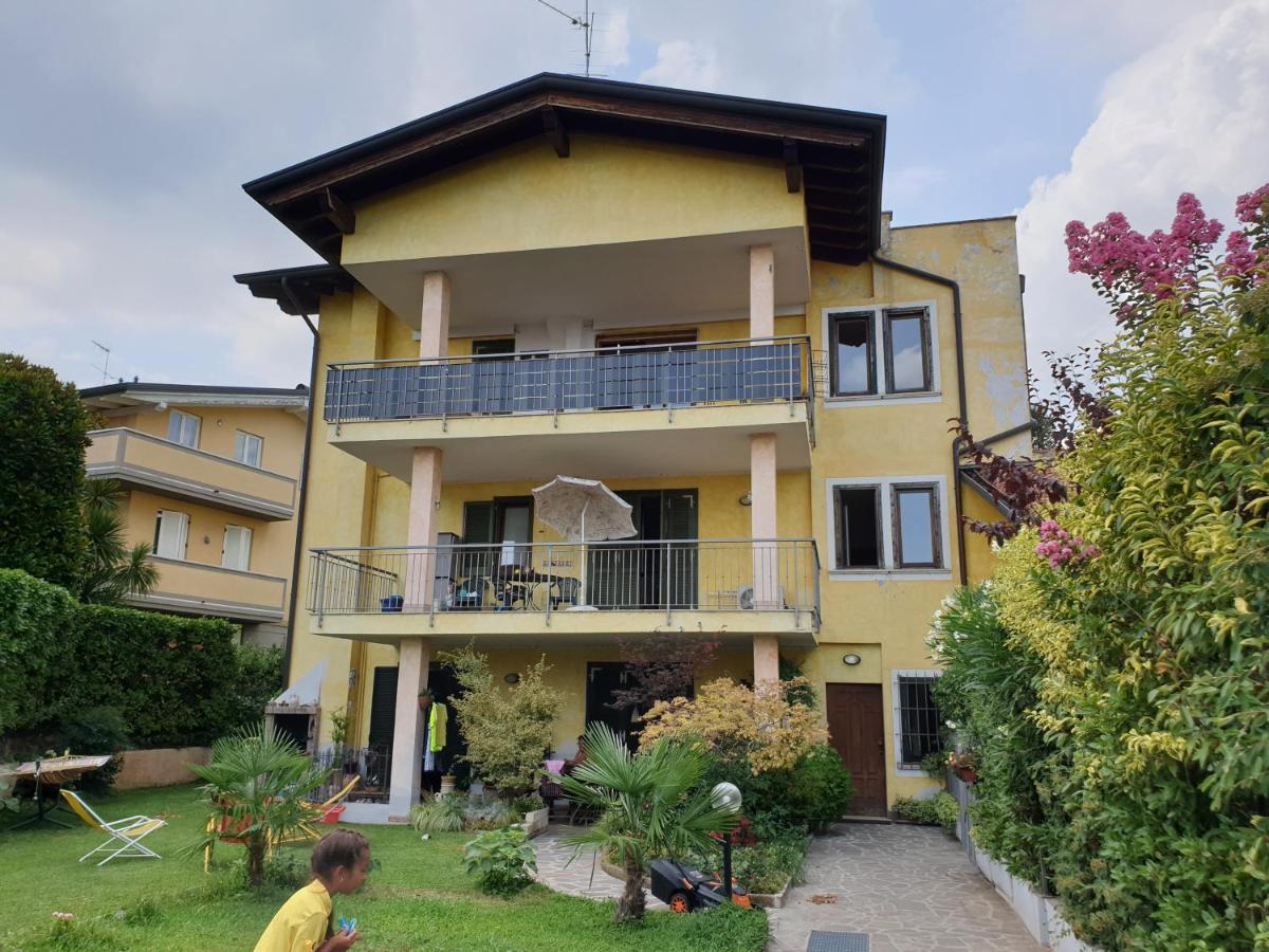 Desenzano Luxury Apartment Desenzano del Garda Bagian luar foto